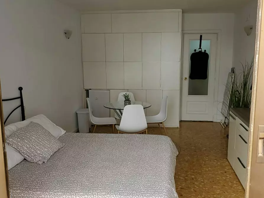 Immagine 3 di Camera in affitto  in Carrer de Don Juan de Austria a Valencia
