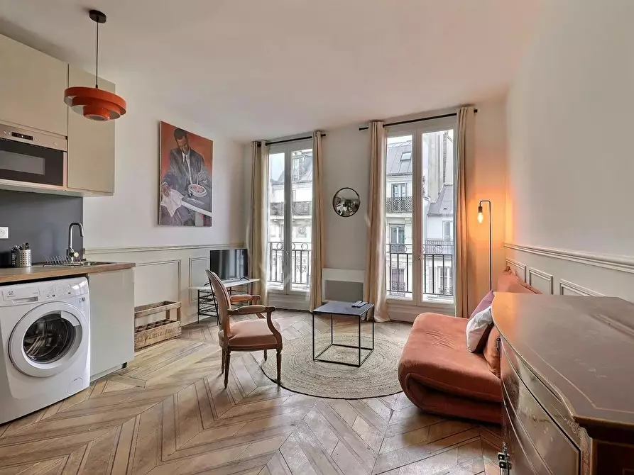Immagine 1 di Appartamento in affitto  in Rue du Faubourg Saint-Martin a Paris