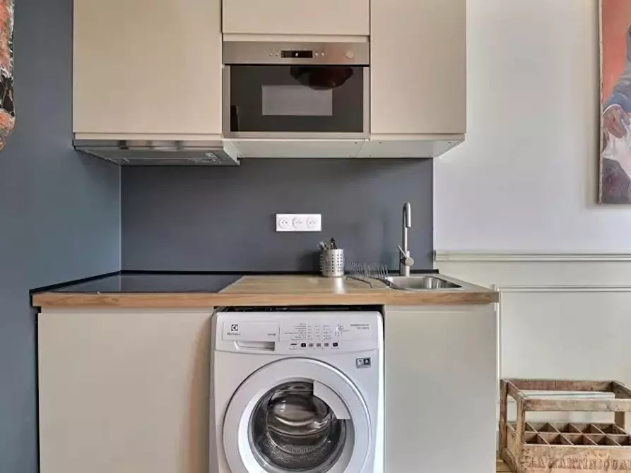 Immagine 4 di Appartamento in affitto  in Rue du Faubourg Saint-Martin a Paris