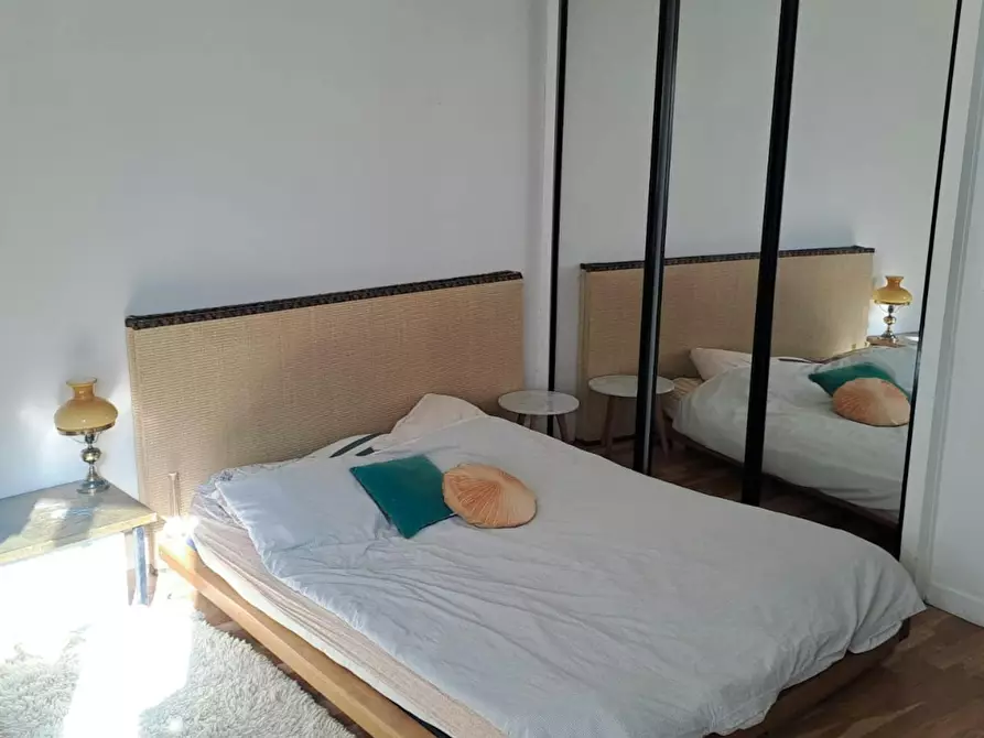Immagine 3 di Appartamento in affitto  in Rue Manin a Paris