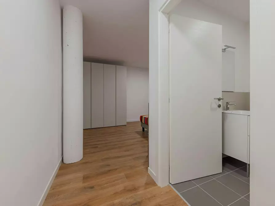 Immagine 10 di Camera condivisa in affitto  in Via della Malvasia a Trento