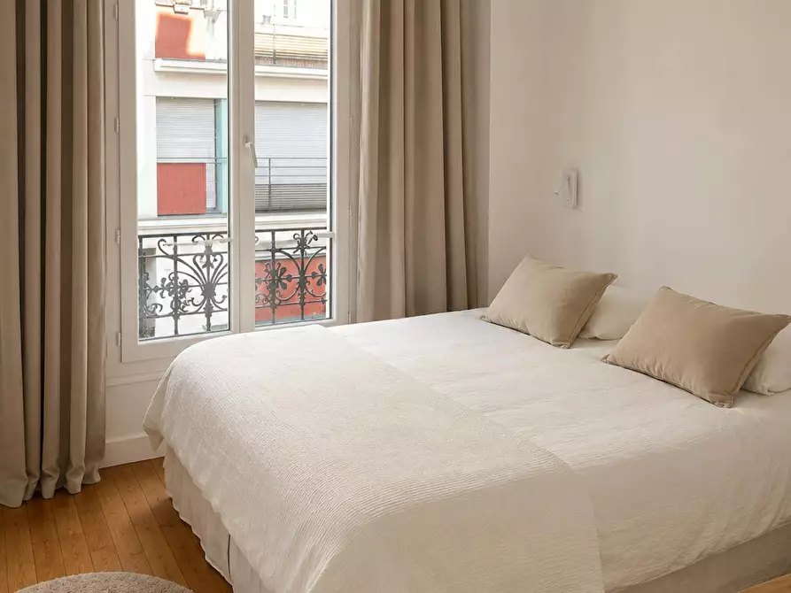 Immagine 9 di Appartamento in affitto  in Rue Dombasle a Paris