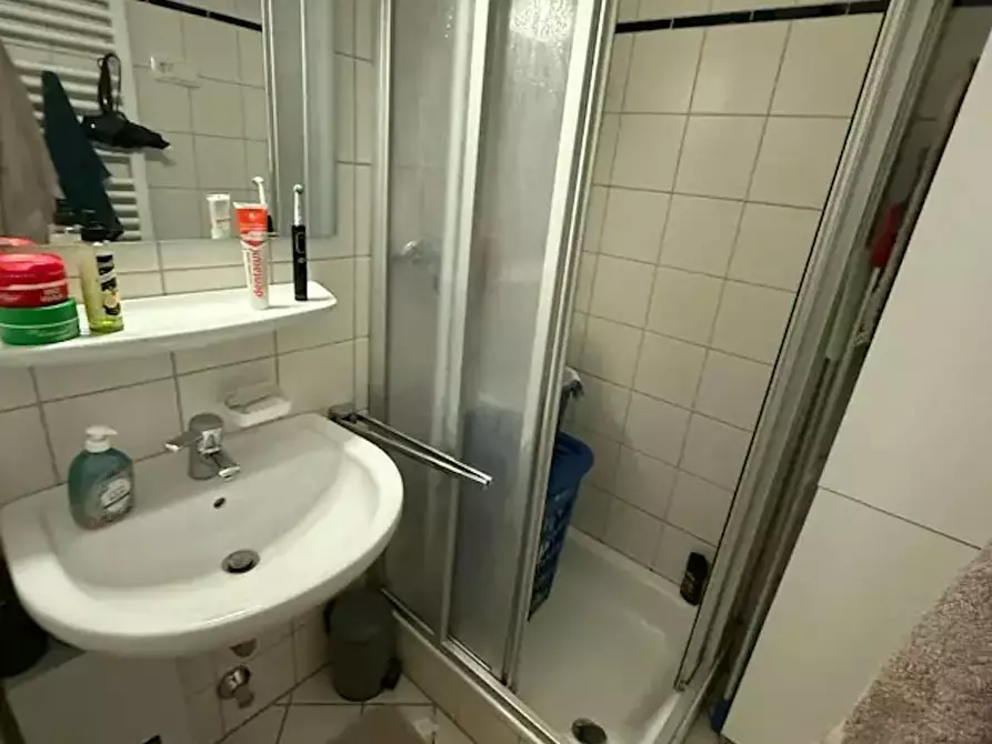 Immagine 4 di Camera condivisa in affitto  in Kempgensweg a Düsseldorf