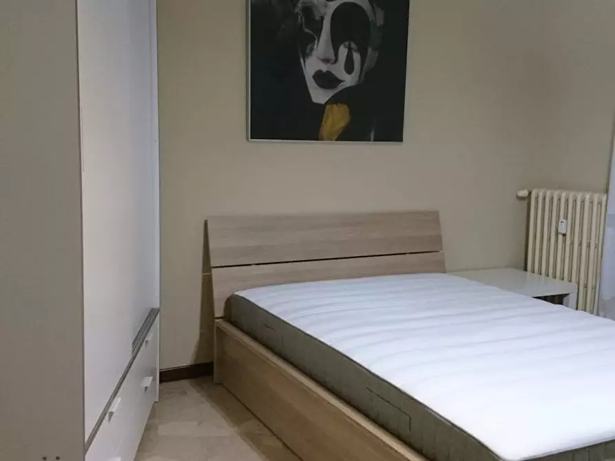 Immagine 1 di Camera in affitto  in Via Eugenio Villoresi a Milano