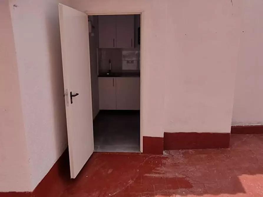 Immagine 3 di Camera in affitto  in Carrer de l'Encarnació a Barcelona