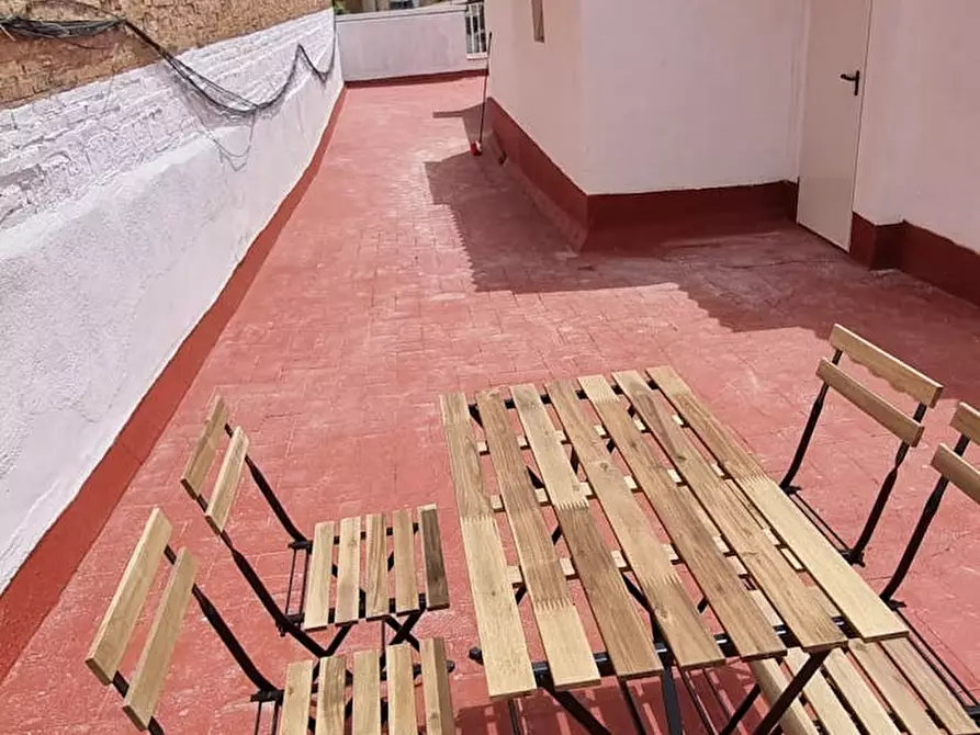 Immagine 2 di Camera in affitto  in Carrer de l'Encarnació a Barcelona
