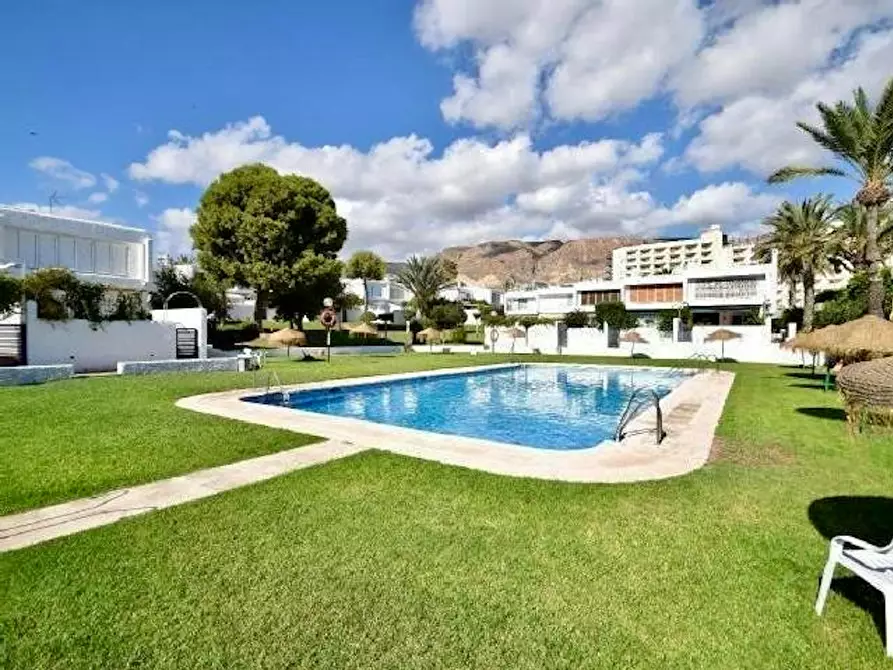 Immagine 9 di Casa indipendente in affitto  in Paseo de los Castaños a Aguadulce
