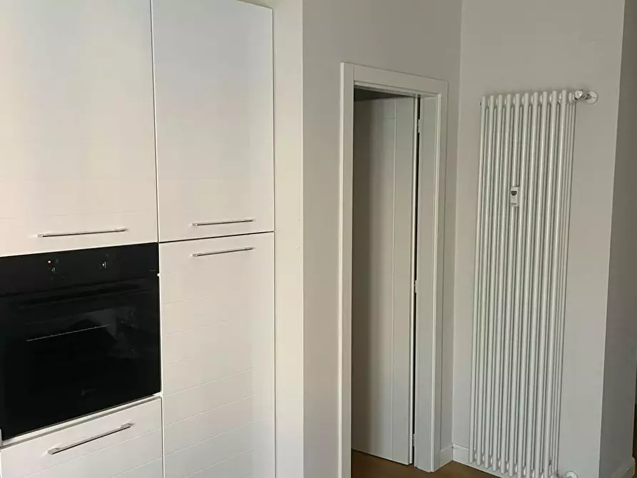 Immagine 5 di Camera in affitto  in Via Trieste a Milano
