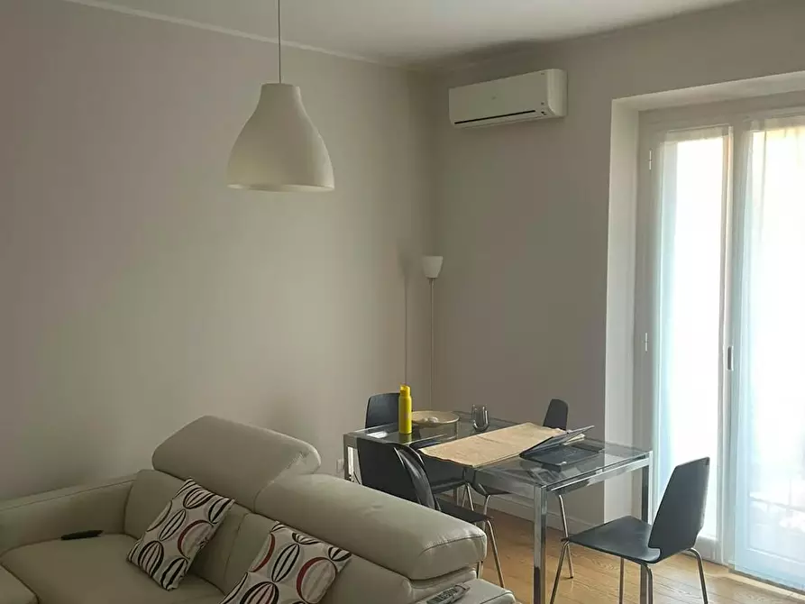 Immagine 1 di Camera in affitto  in Via Trieste a Milano