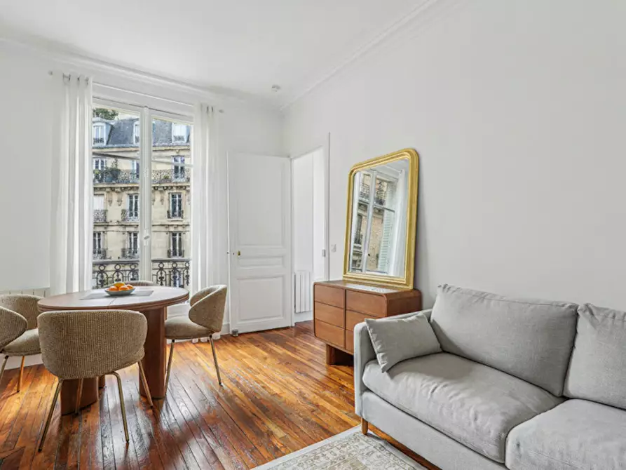 Immagine 1 di Appartamento in affitto  in Rue Leneveux a Paris