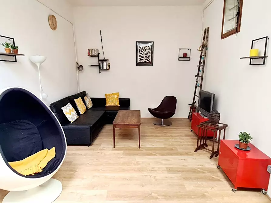 Immagine 2 di Appartamento in affitto  in Rue du Faubourg Saint-Antoine a Paris