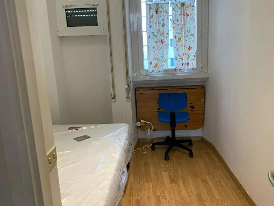 Immagine 1 di Camera in affitto  in Via dei Campi Flegrei a Roma