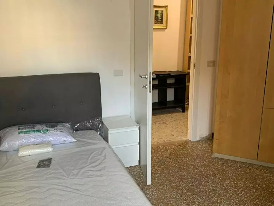 Immagine 2 di Camera in affitto  in Via dei Campi Flegrei a Roma
