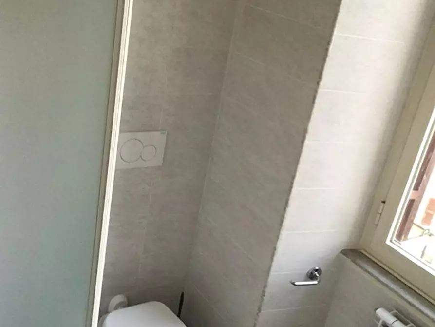 Immagine 9 di Camera in affitto  in Via Gallia a Roma