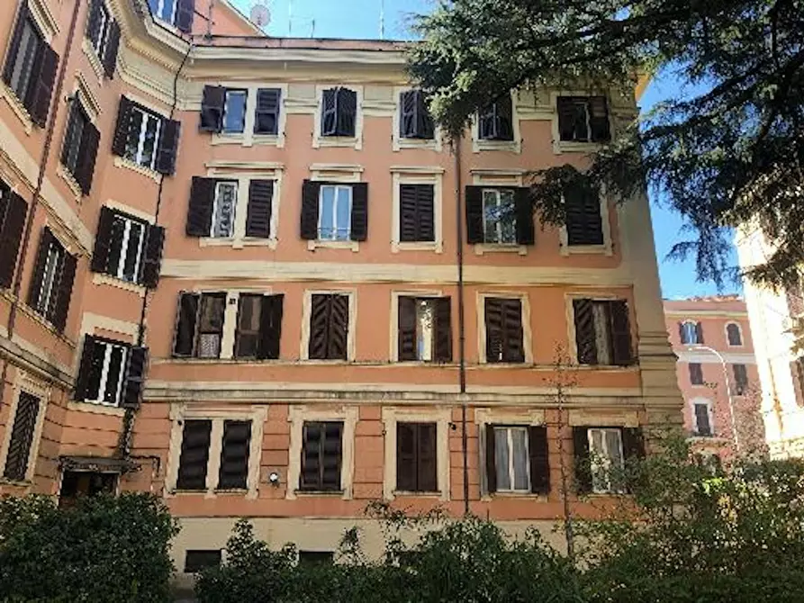 Immagine 8 di Camera in affitto  in Via Gallia a Roma