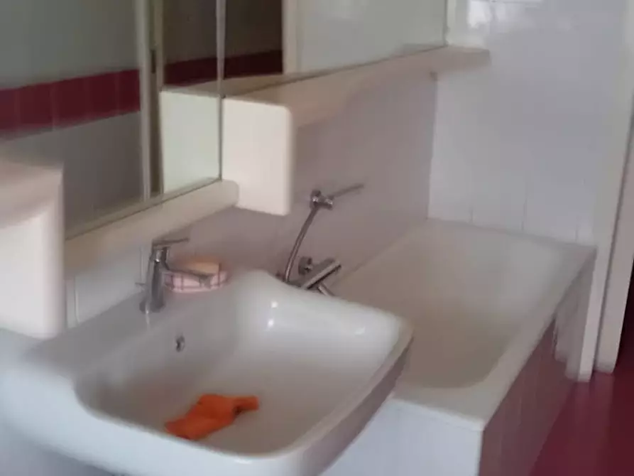 Immagine 8 di Camera in affitto  in Via Gorgona a Roma