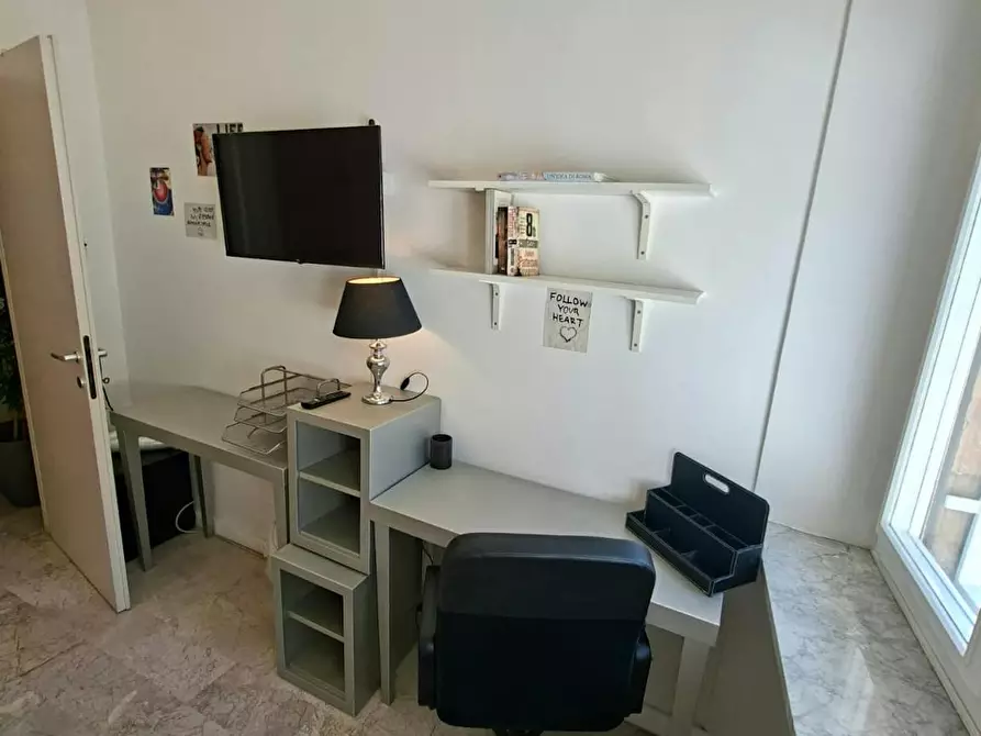 Immagine 5 di Camera in affitto  in Viale Marco Polo a Roma