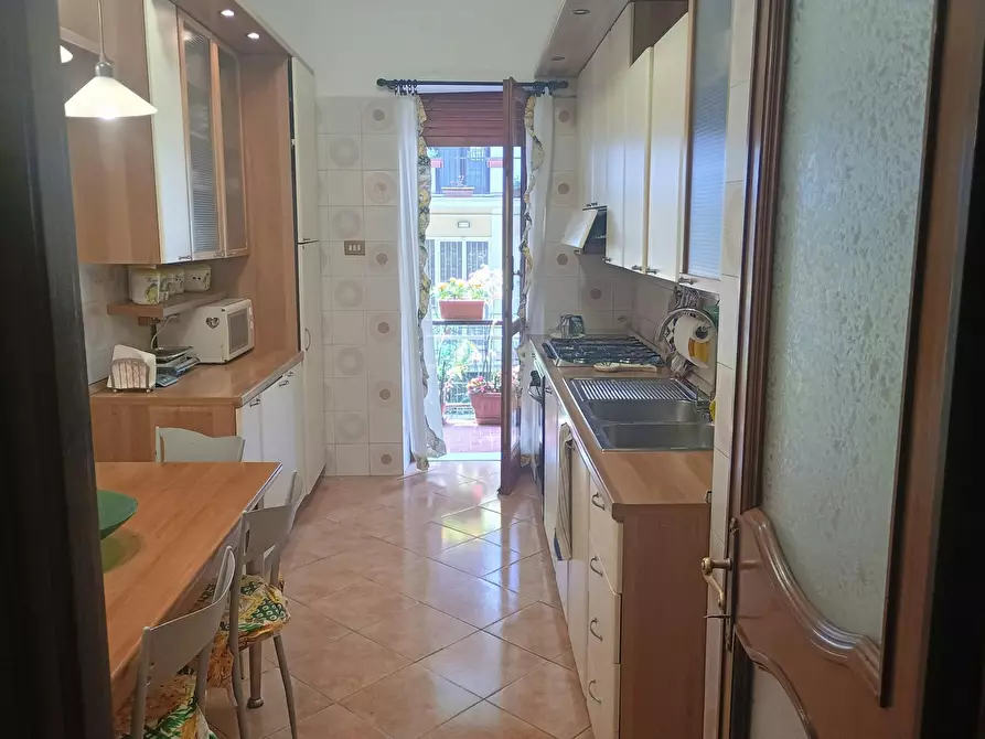 Immagine 10 di Camera in affitto  in Via Guido de Ruggiero a Roma