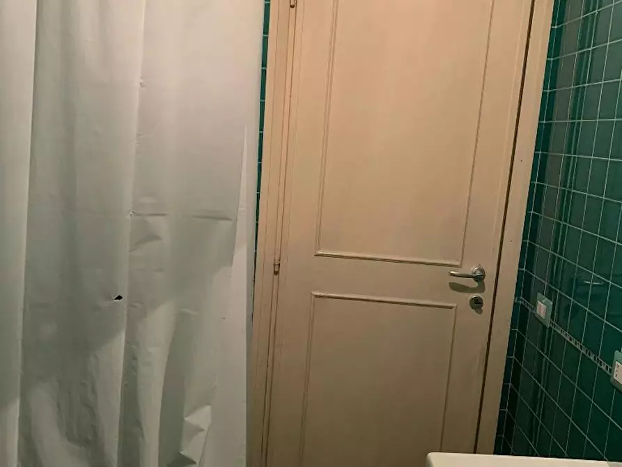 Immagine 9 di Camera in affitto  in Via Pian di Sco a Roma