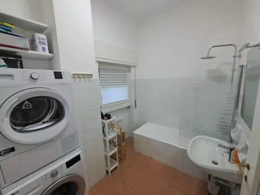 Immagine 5 di Camera in affitto  in Via Sulmona a Milano