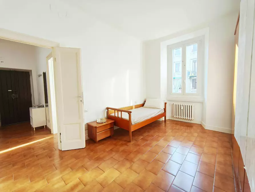Immagine 2 di Camera in affitto  in Via Camillo e Otto Cima a Milano