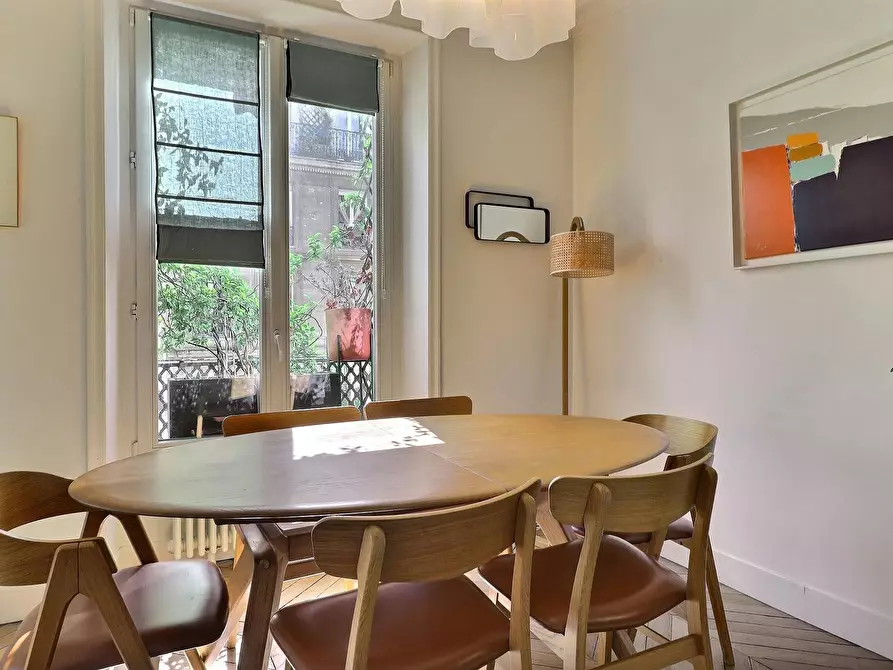Immagine 2 di Appartamento in affitto  in Rue Beaurepaire a Paris