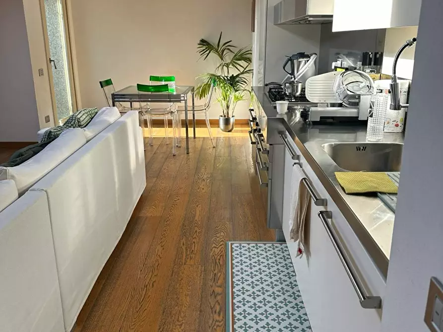 Immagine 2 di Appartamento in affitto  in Viale Edoardo Jenner a Milano