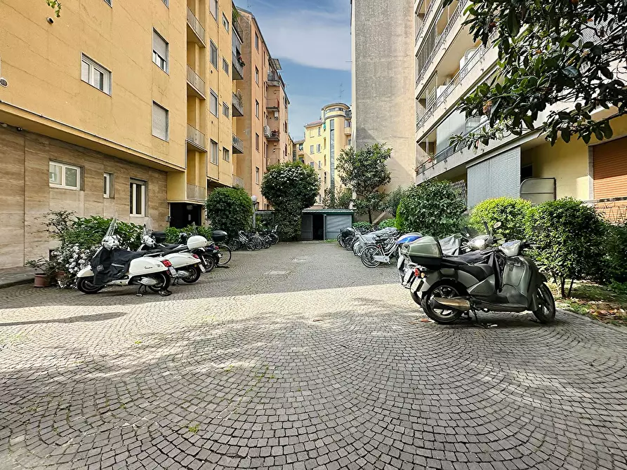 Immagine 6 di Appartamento in affitto  in Via Coluccio Salutati a Milano