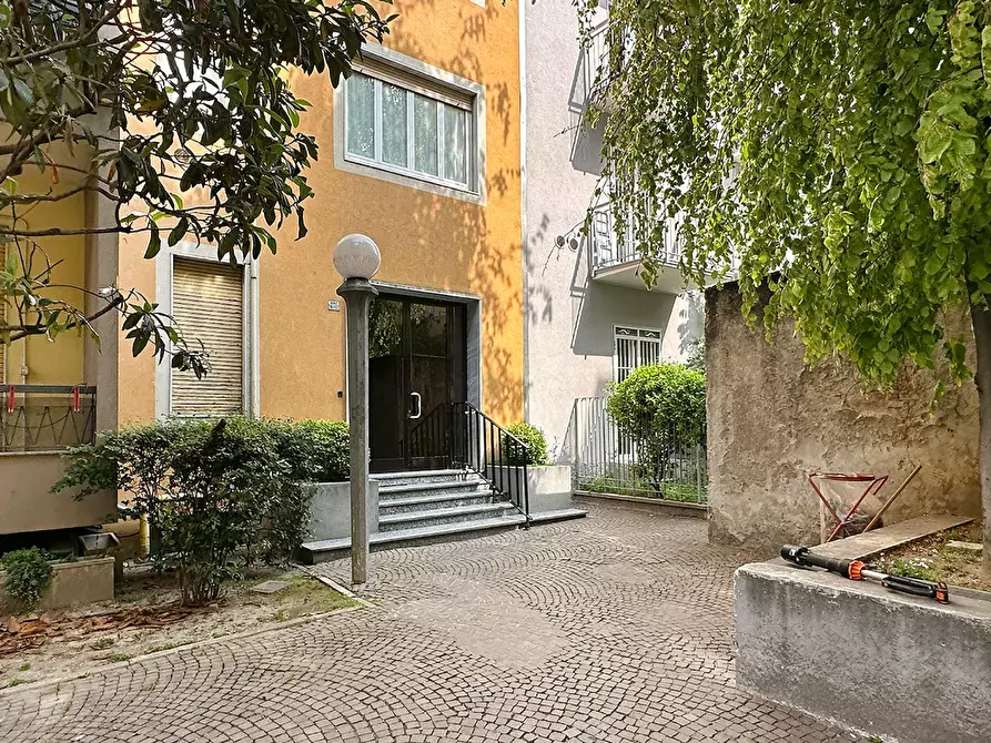 Immagine 9 di Appartamento in affitto  in Via Coluccio Salutati a Milano