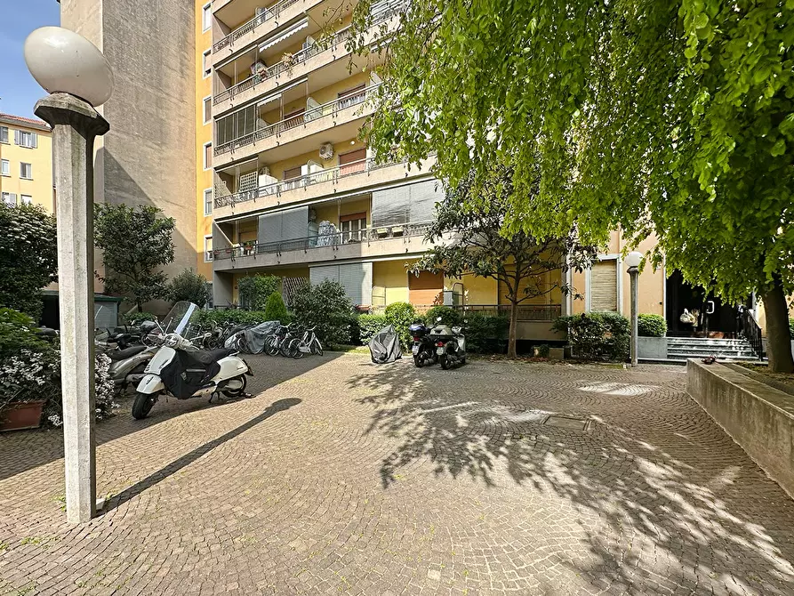 Immagine 5 di Appartamento in affitto  in Via Coluccio Salutati a Milano