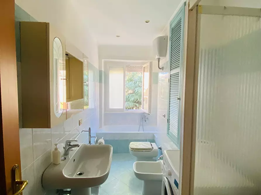 Immagine 4 di Appartamento in affitto  in Via dei Gerani a Roma