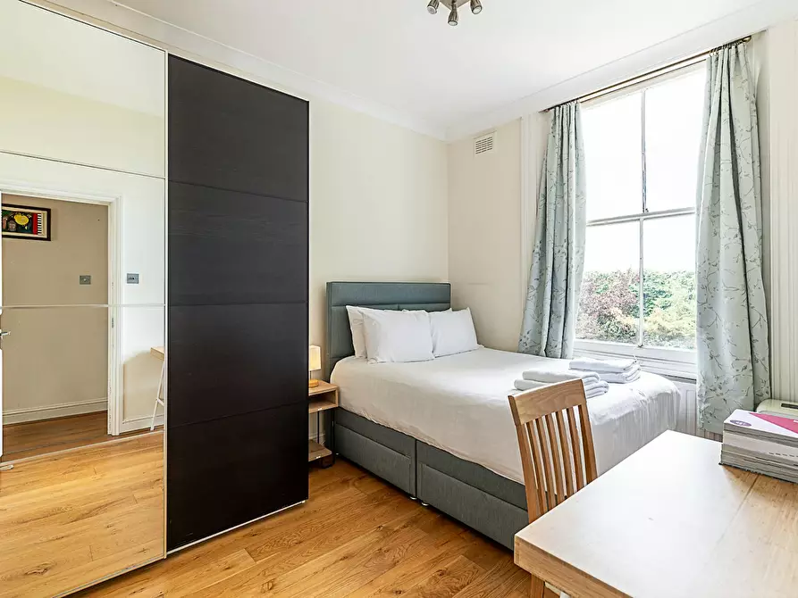 Immagine 5 di Appartamento in affitto  in Eardley Crescent a Kensington