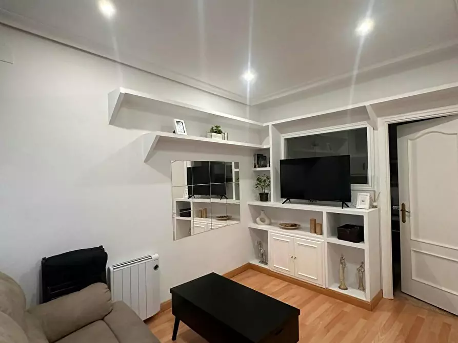 Immagine 8 di Appartamento in affitto  in Calle del Robledillo a Madrid
