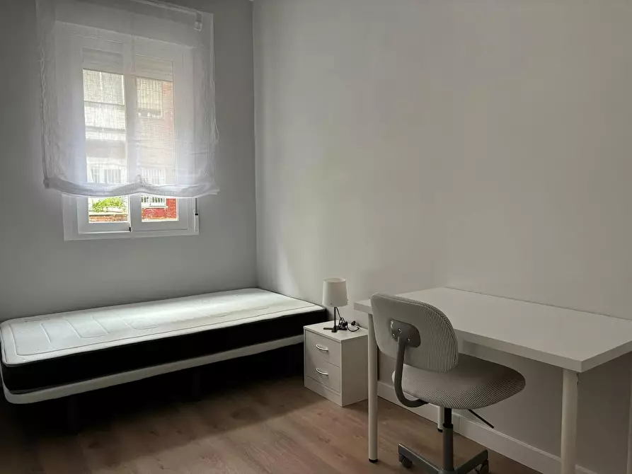 Immagine 4 di Appartamento in affitto  in Calle de Colomer a Madrid