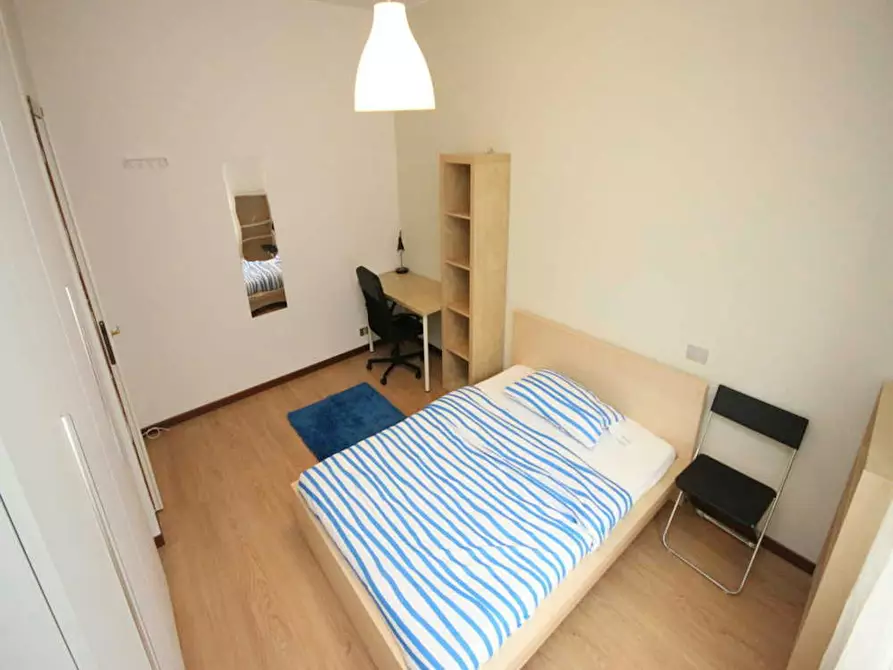 Immagine 10 di Camera in affitto  in Via Raffaello Bertieri a Milano