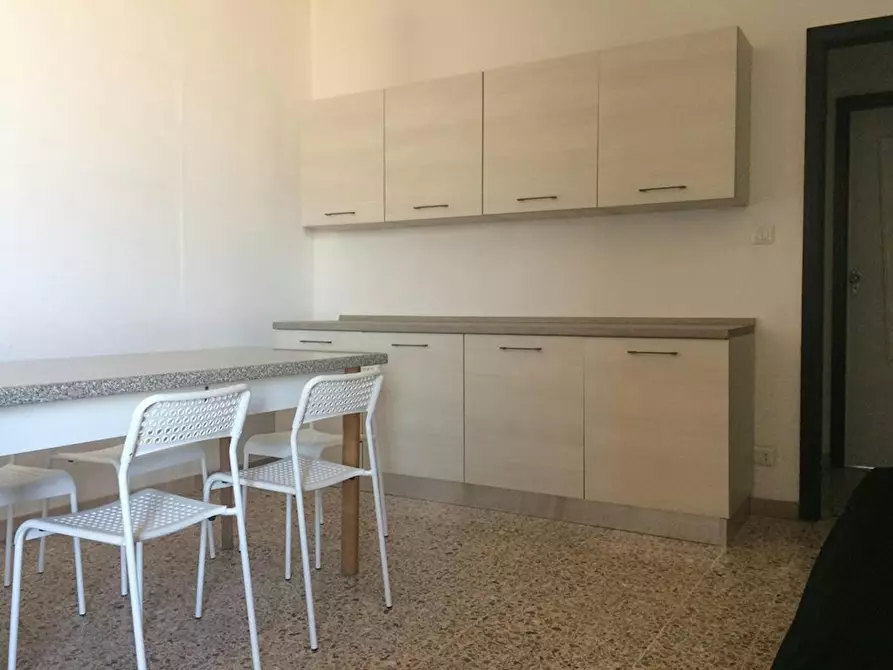 Immagine 6 di Camera in affitto  in Via Ingurtosu a Cagliari