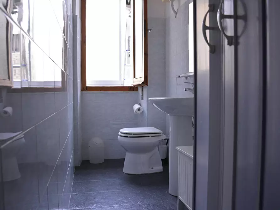 Immagine 5 di Camera in affitto  in Via Pola a Cagliari