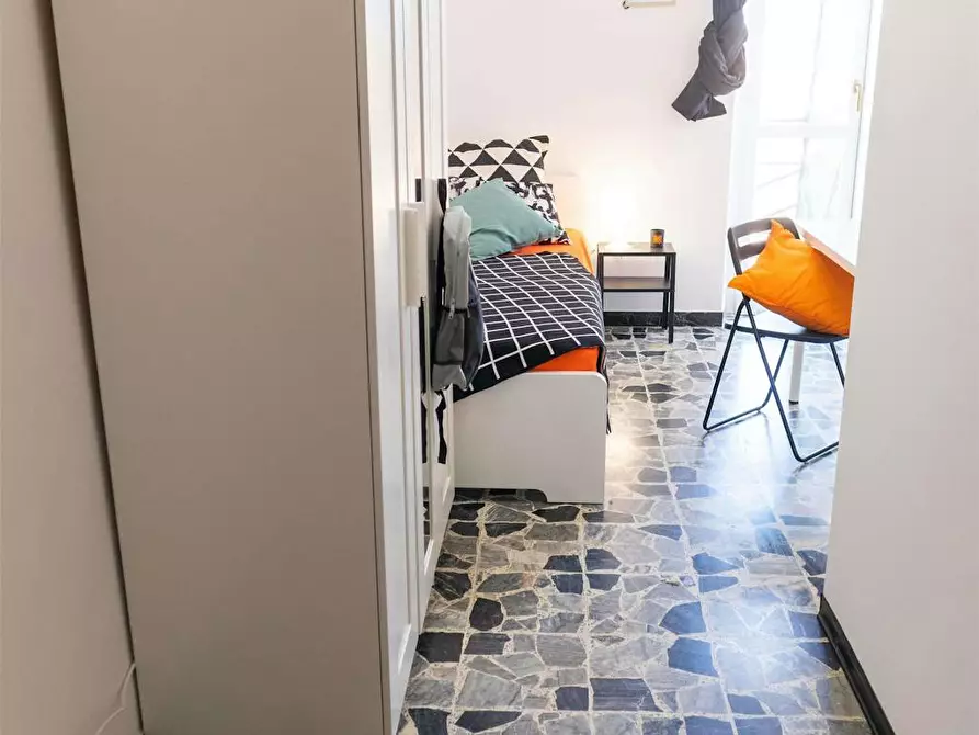 Immagine 2 di Camera in affitto  in Via Tiziano a Cagliari