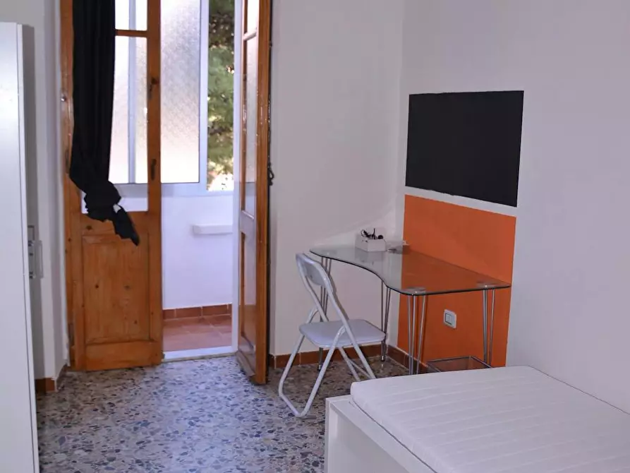 Immagine 1 di Camera in affitto  in Via Lombardia a Cagliari