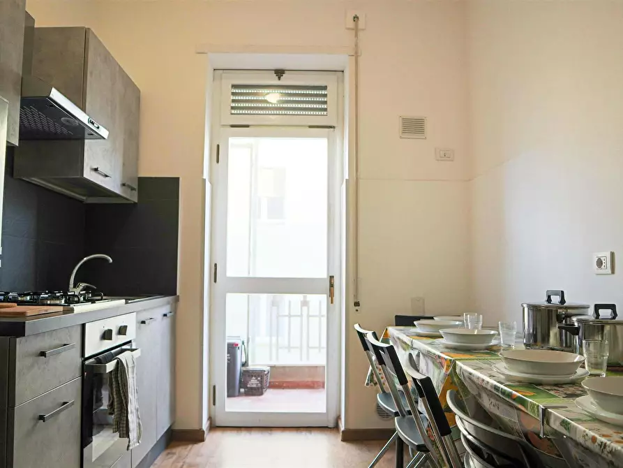 Immagine 8 di Camera in affitto  in Via Tigellio a Cagliari