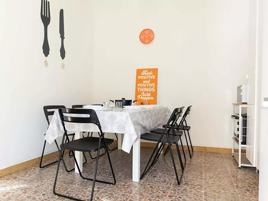 Immagine 6 di Camera in affitto  in Via Tiziano a Cagliari