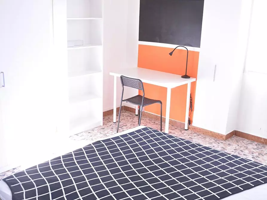 Immagine 3 di Camera in affitto  in Via dei Passeri a Cagliari