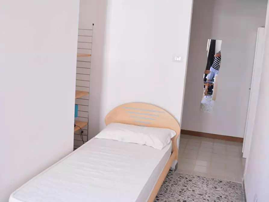 Immagine 2 di Camera in affitto  in Via Pola a Cagliari