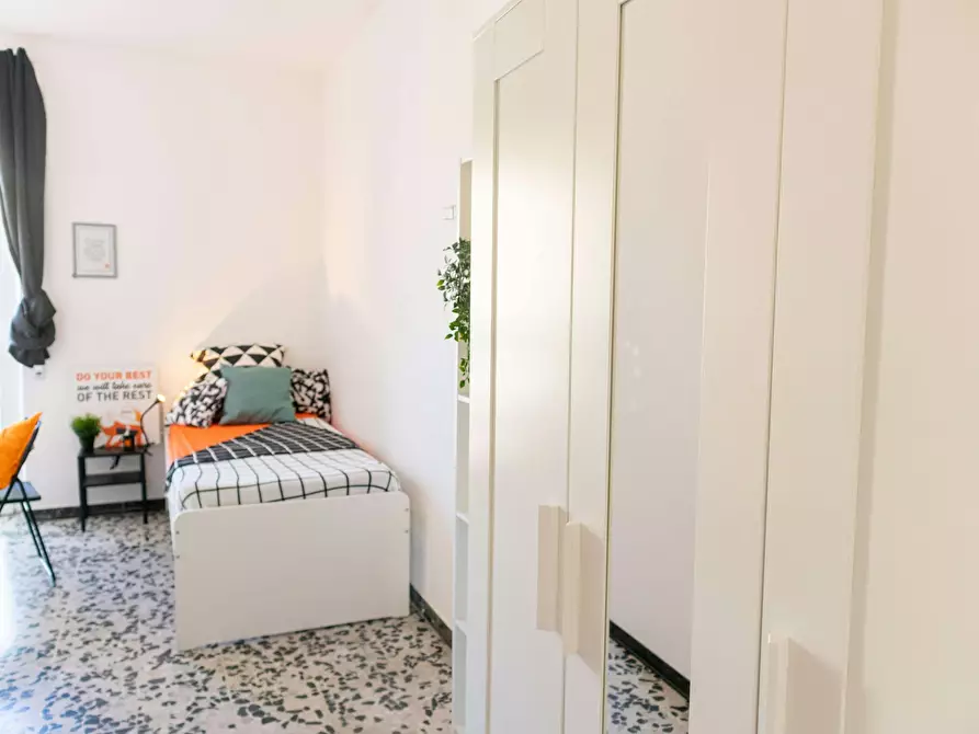 Immagine 1 di Camera in affitto  in Via Tiziano a Cagliari