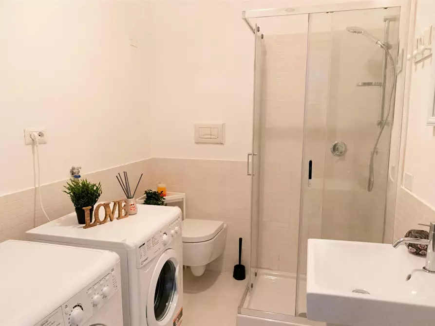 Immagine 6 di Camera in affitto  in Via Dante Alighieri a Cagliari