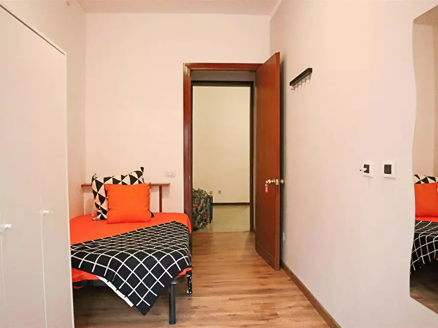 Immagine 4 di Camera in affitto  in Via Tigellio a Cagliari