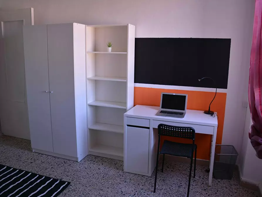 Immagine 3 di Camera in affitto  in Via Ingurtosu a Cagliari