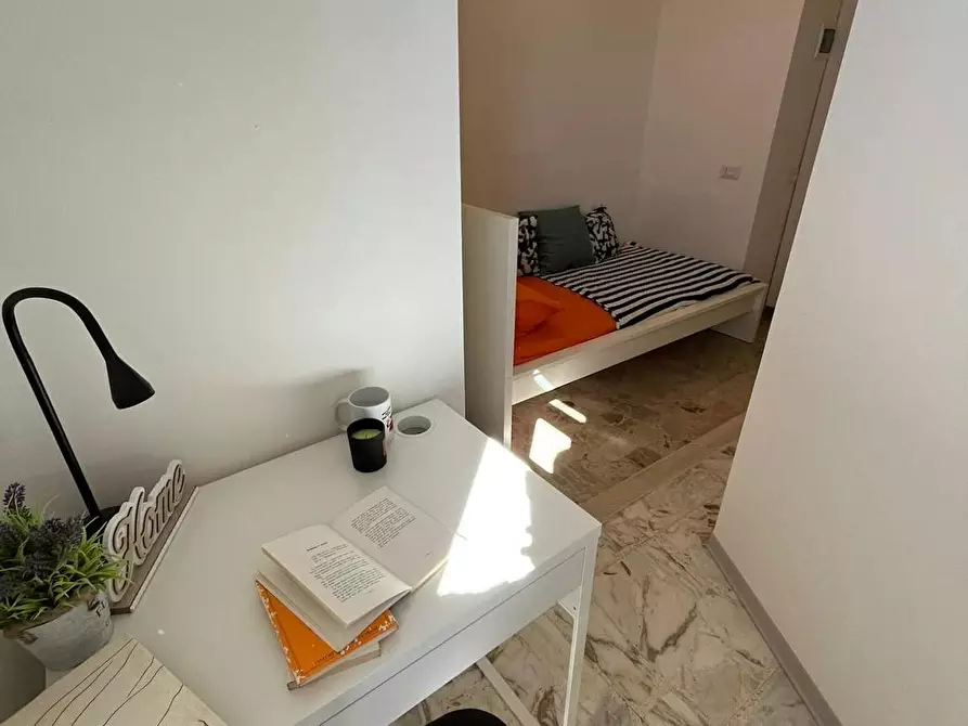 Immagine 2 di Camera in affitto  in Via Grazia Deledda a Cagliari