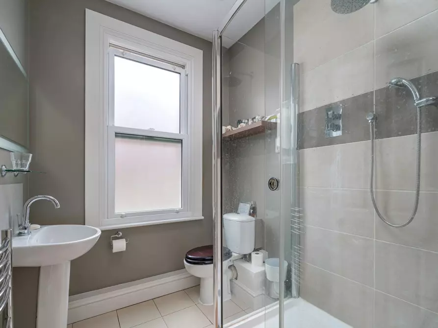 Immagine 2 di Appartamento in affitto  in Lurline Gardens a Wandsworth