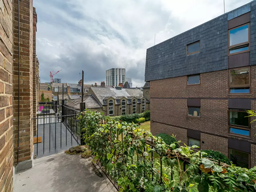 Immagine 10 di Appartamento in affitto  in Lurline Gardens a Wandsworth